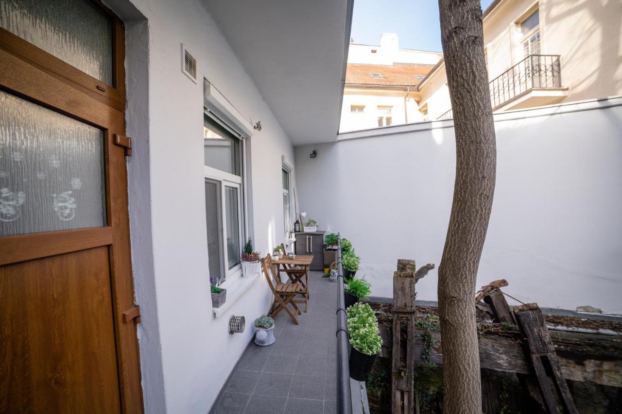 Apartman Sv. Urban Bratislava Exterior foto